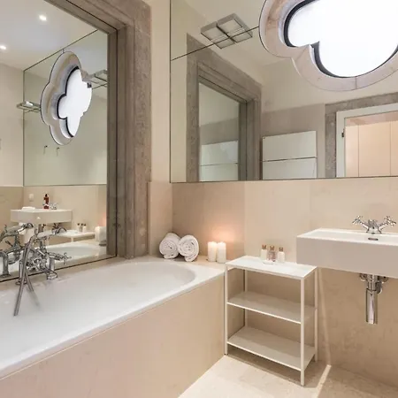 Scaleter - A Fine Luxury In Palazzo With Canal View Apartmán Benátky
