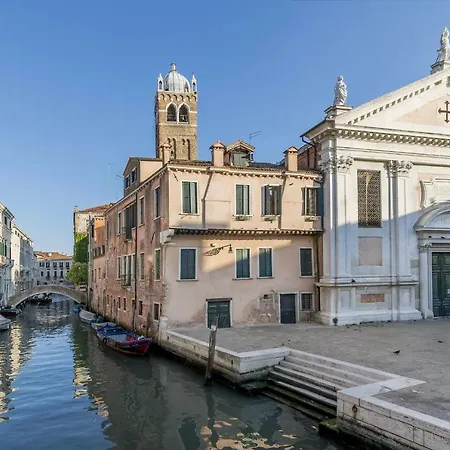 Scaleter - A Fine Luxury In Palazzo With Canal View Apartment Venice